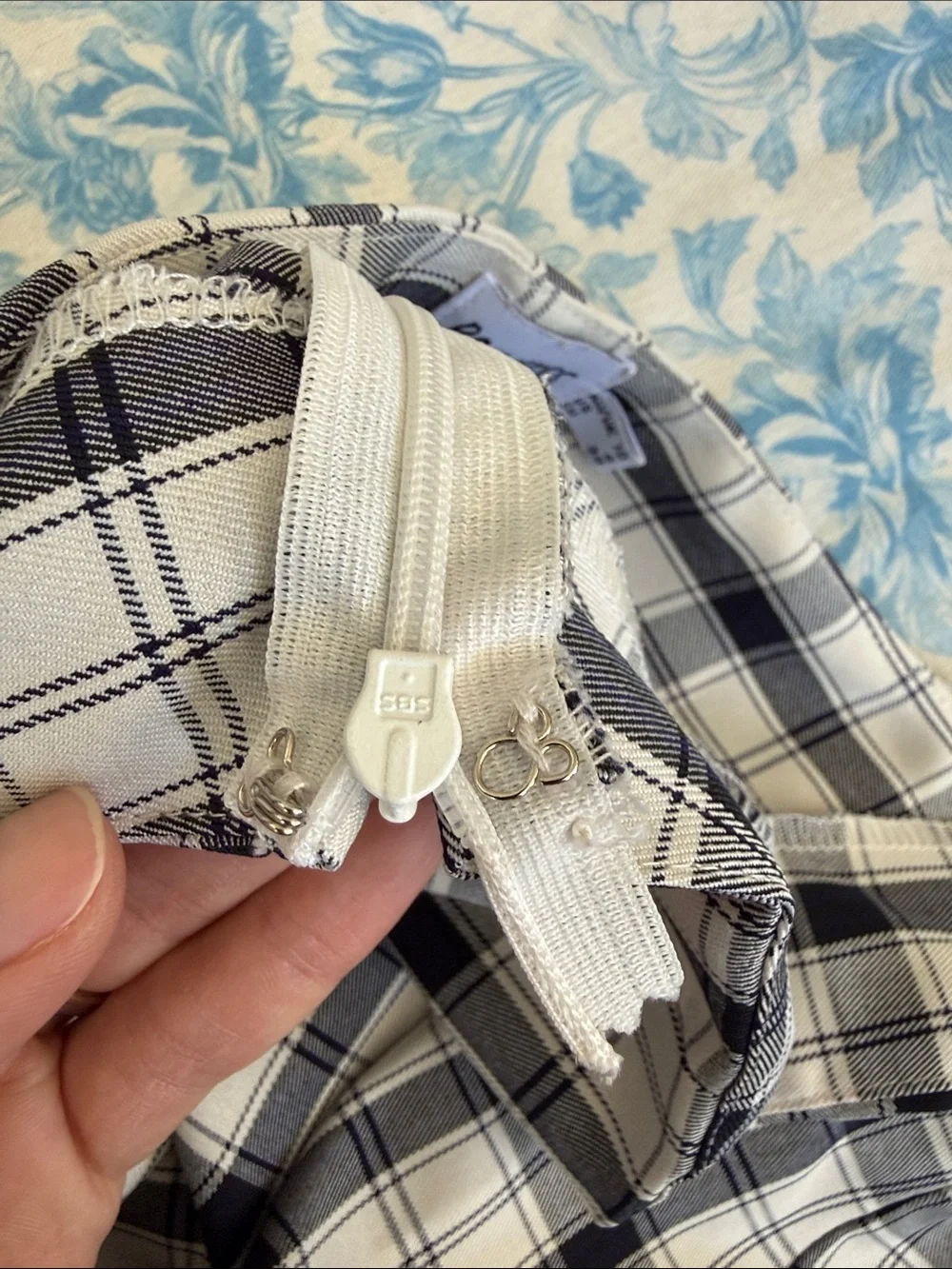 Princess Polly Plaid Checkered Pants Side Zipper Size 6